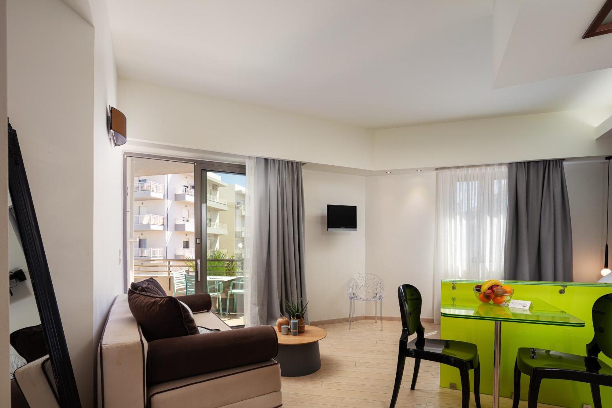 Steris Elegant Beach Hotel & Apartments 레팀노 외부 사진