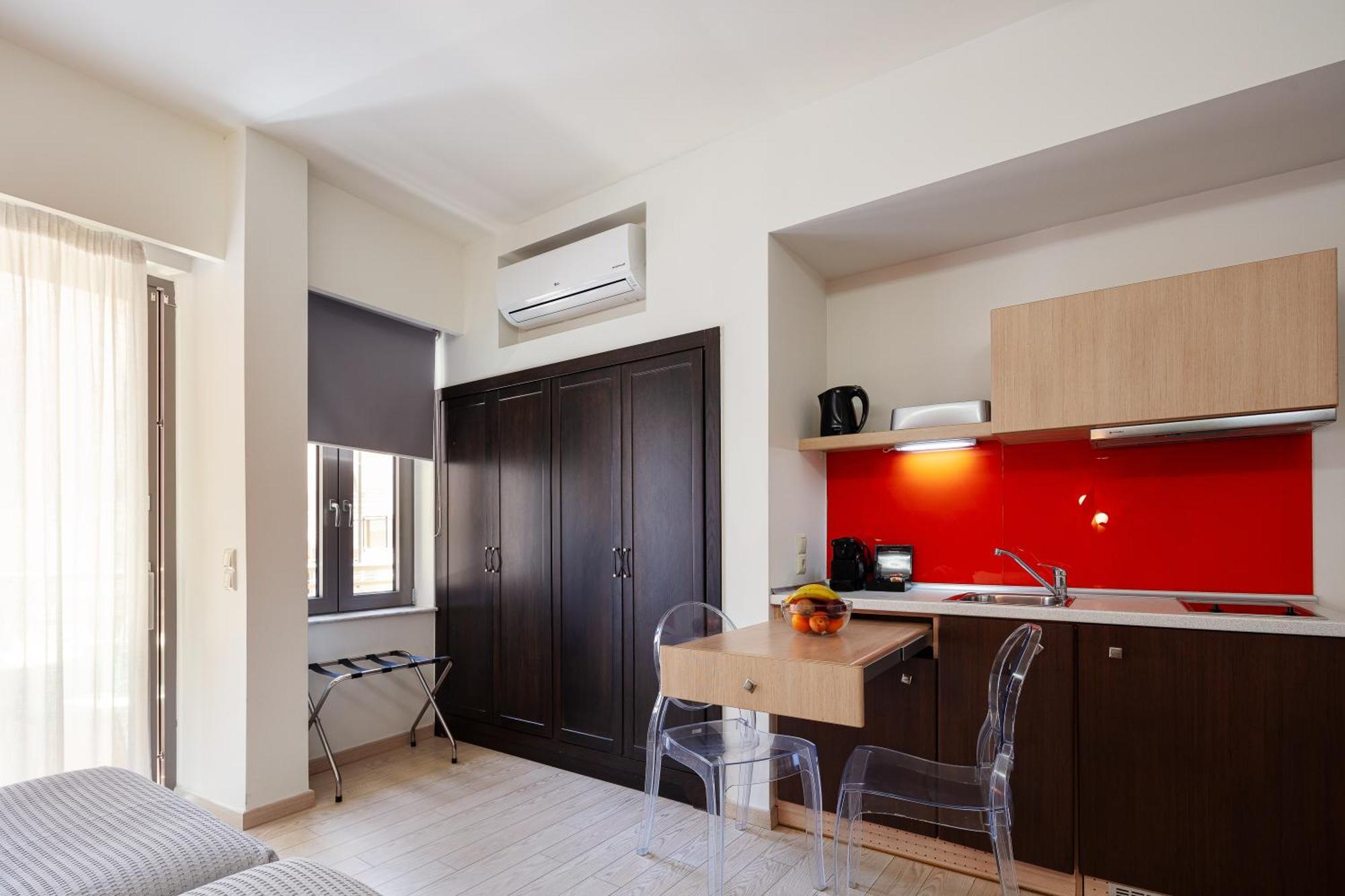 Steris Elegant Beach Hotel & Apartments 레팀노 외부 사진