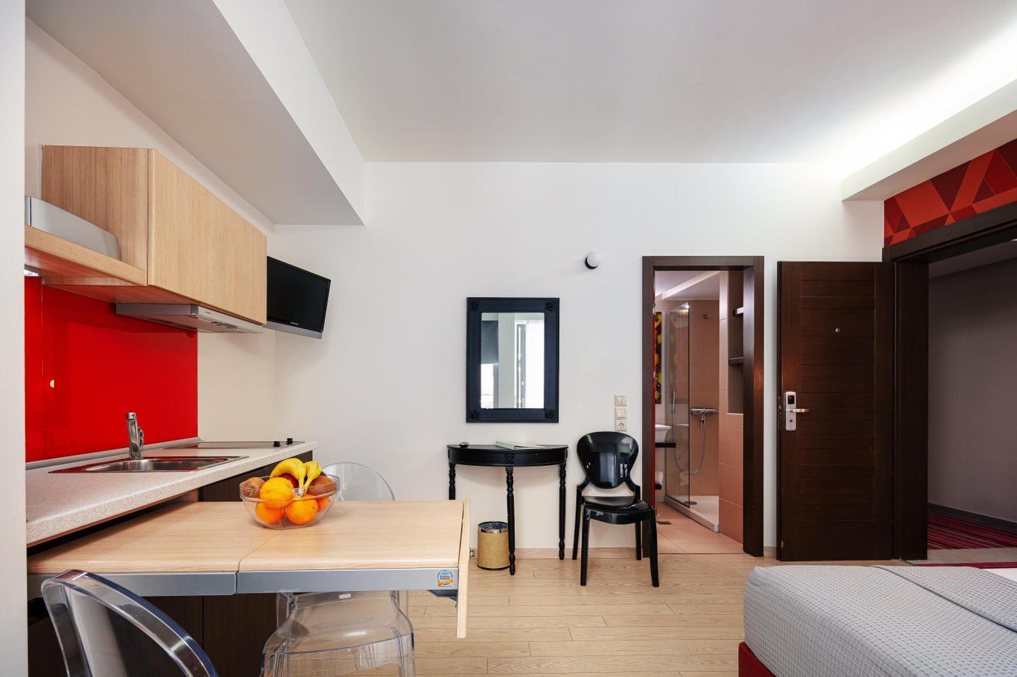 Steris Elegant Beach Hotel & Apartments 레팀노 외부 사진