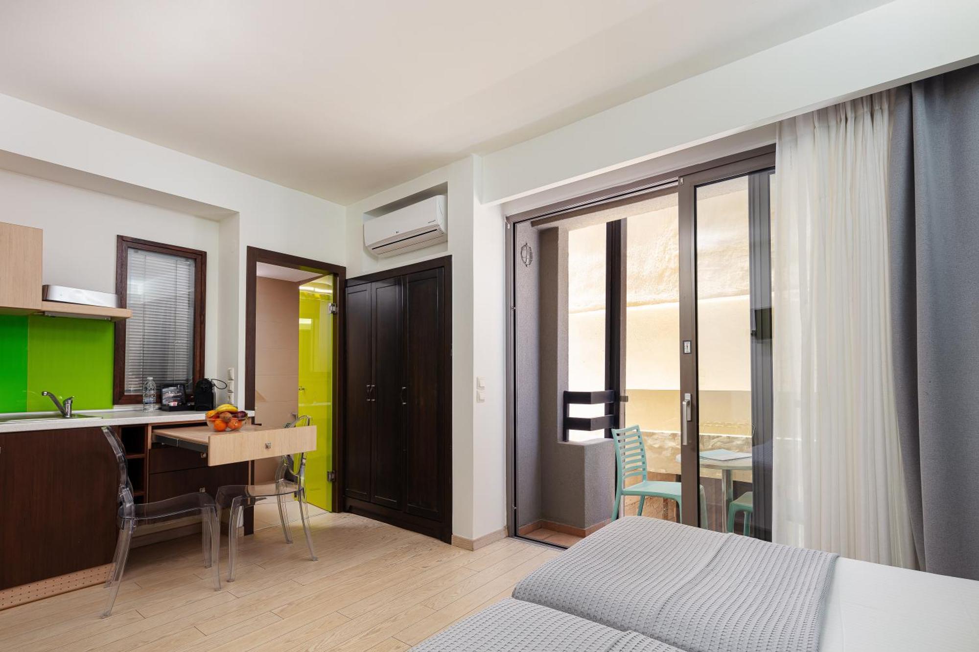 Steris Elegant Beach Hotel & Apartments 레팀노 외부 사진