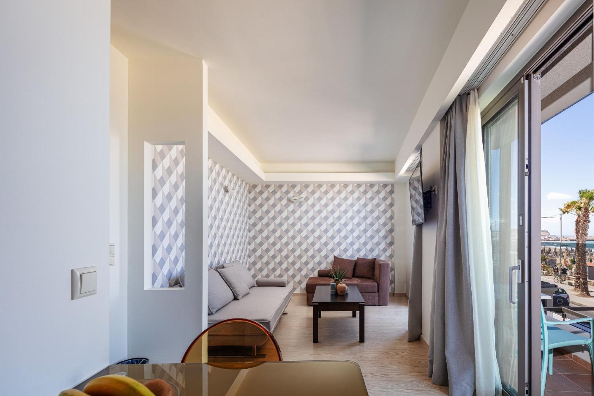 Steris Elegant Beach Hotel & Apartments 레팀노 외부 사진
