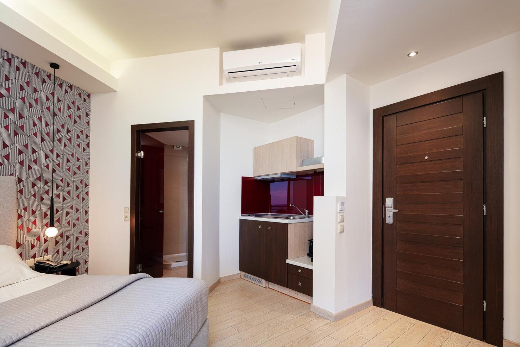 Steris Elegant Beach Hotel & Apartments 레팀노 외부 사진