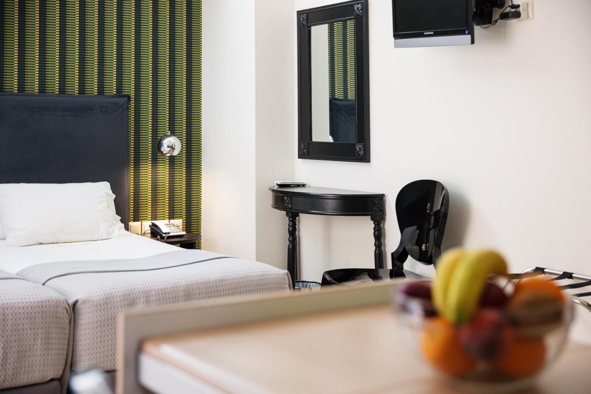 Steris Elegant Beach Hotel & Apartments 레팀노 외부 사진