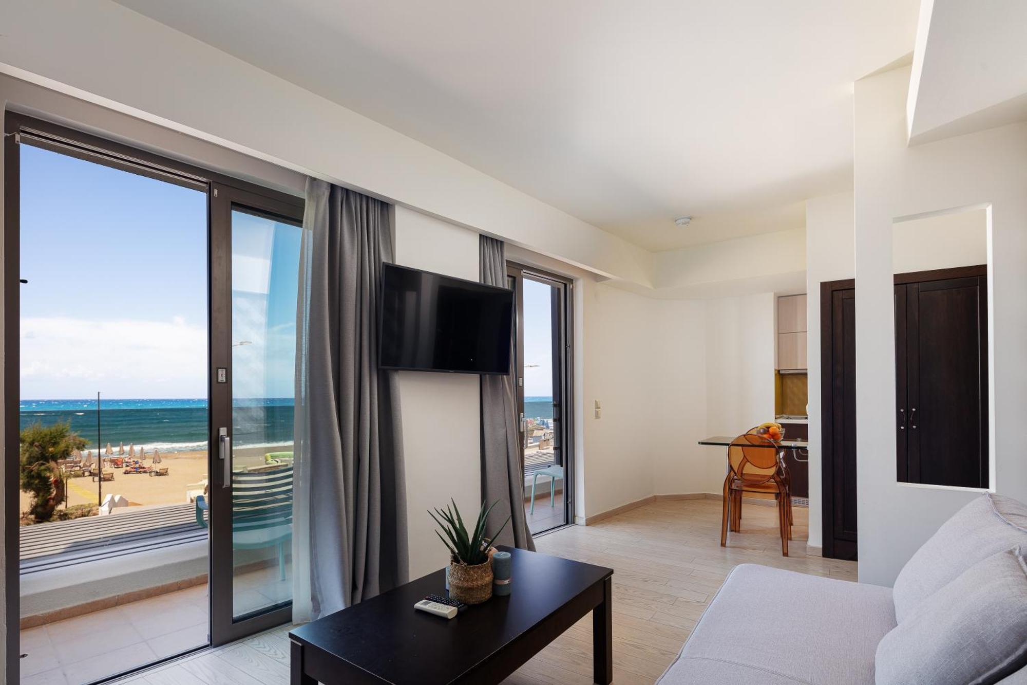Steris Elegant Beach Hotel & Apartments 레팀노 외부 사진