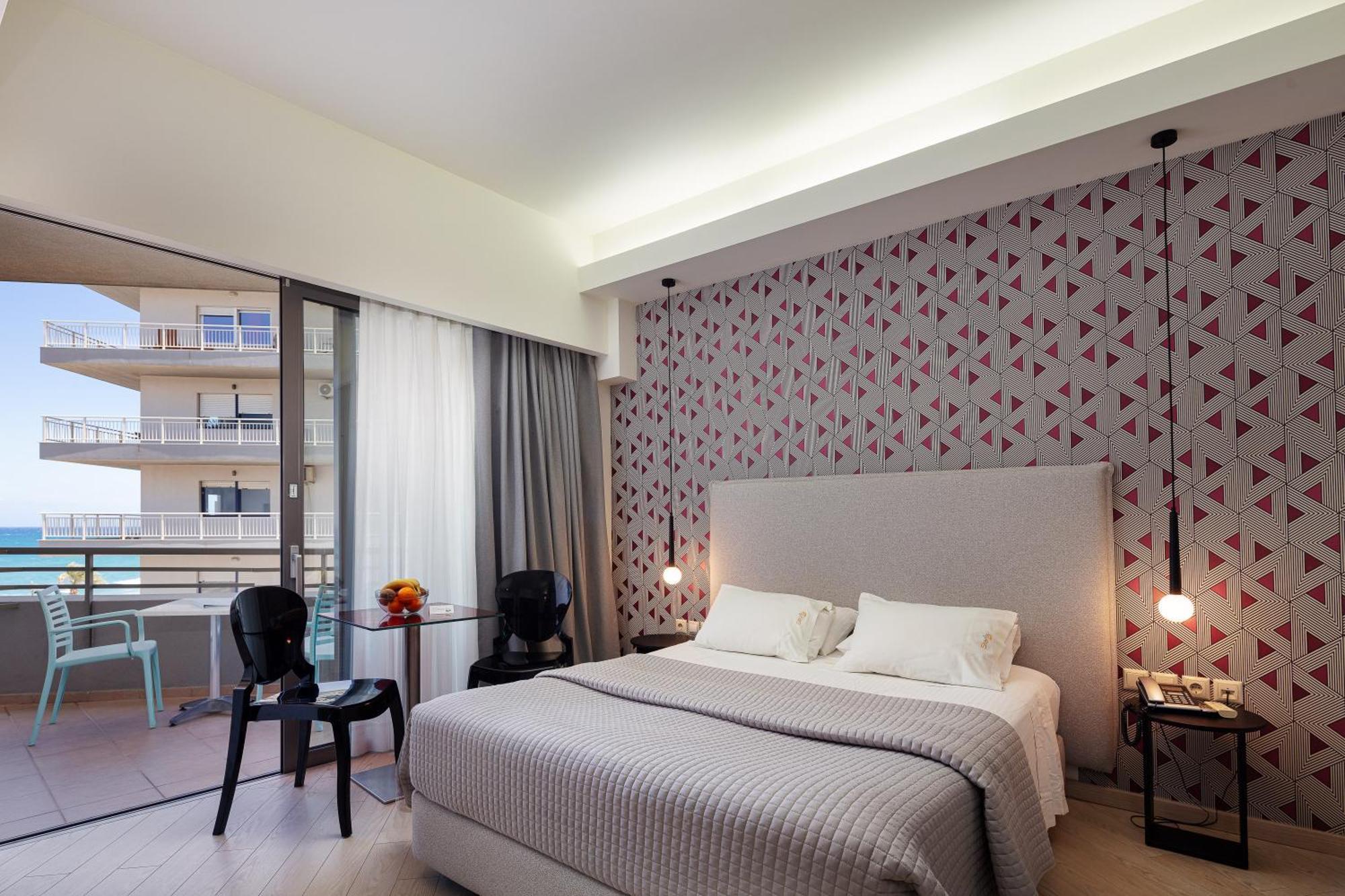 Steris Elegant Beach Hotel & Apartments 레팀노 외부 사진