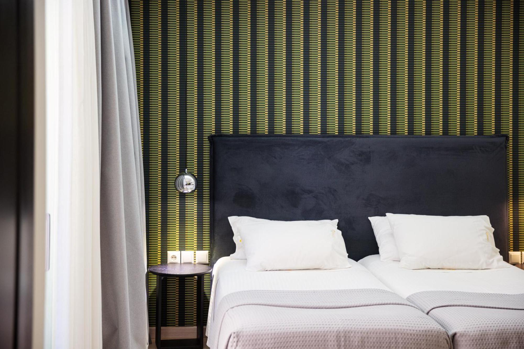 Steris Elegant Beach Hotel & Apartments 레팀노 외부 사진