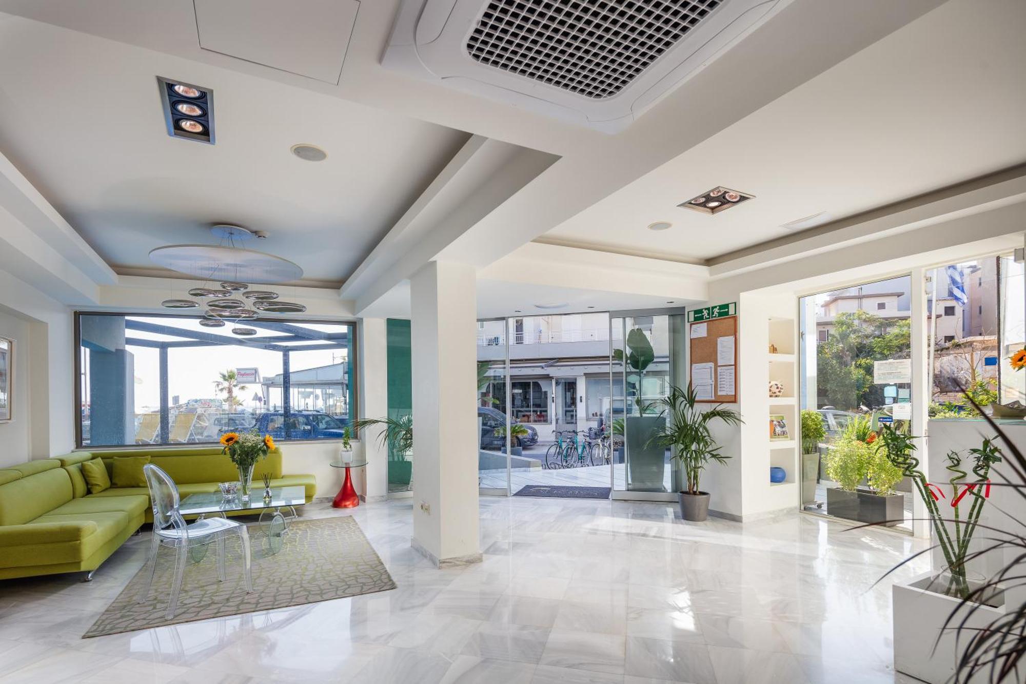 Steris Elegant Beach Hotel & Apartments 레팀노 외부 사진