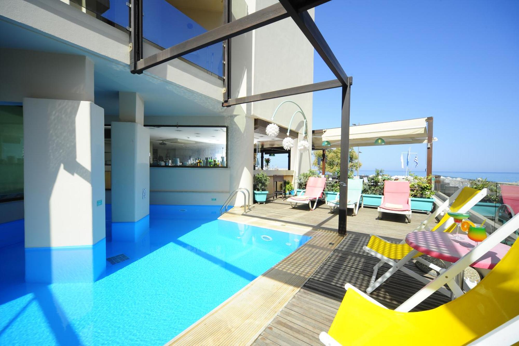 Steris Elegant Beach Hotel & Apartments 레팀노 외부 사진