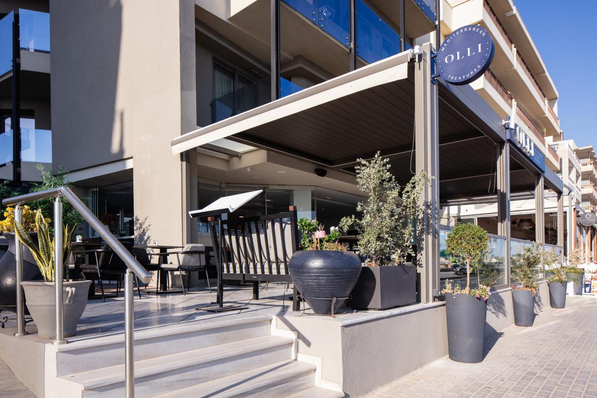 Steris Elegant Beach Hotel & Apartments 레팀노 외부 사진
