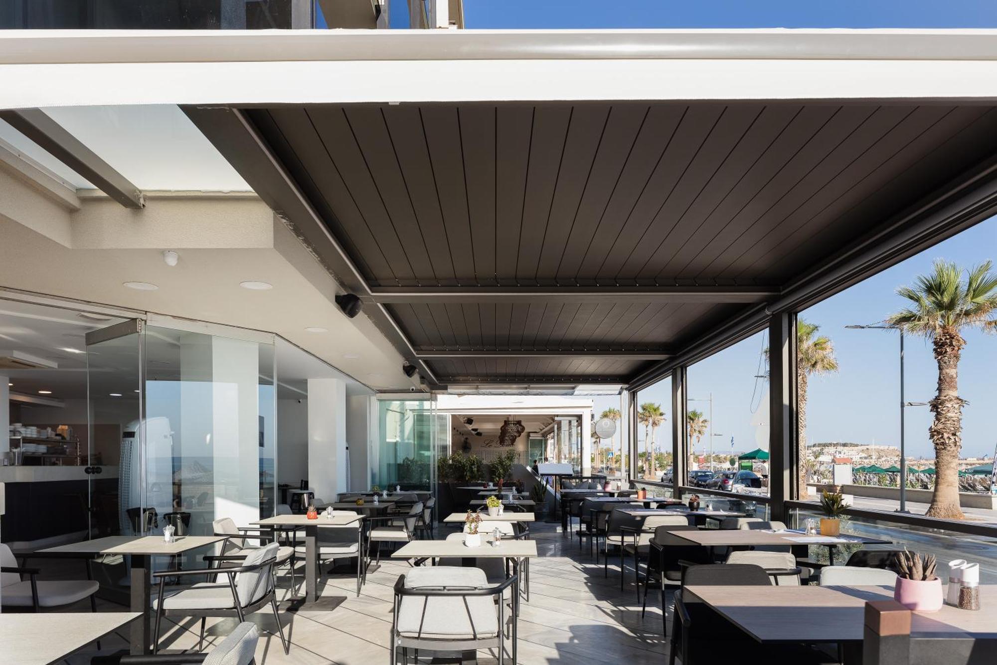 Steris Elegant Beach Hotel & Apartments 레팀노 외부 사진